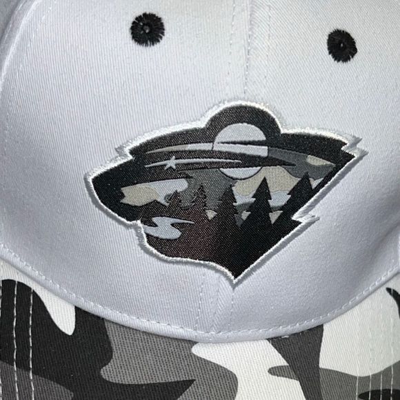 New Mn Wild Spartan Black & White Camo Adjustable Hat Cap - Picture 5 of 5